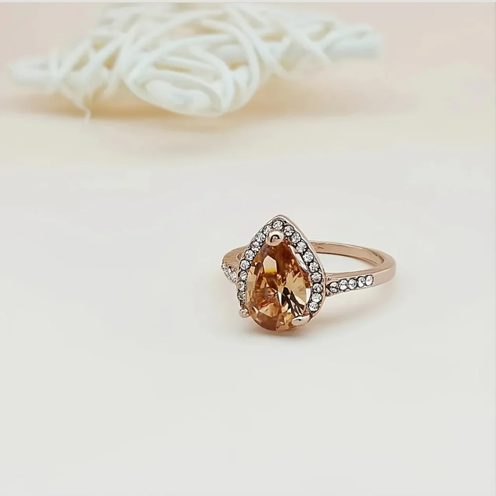 2.50 C Pear Shape Simulated Pink Morganite & White CZ Elegant Ring. - Picture 5 of 8